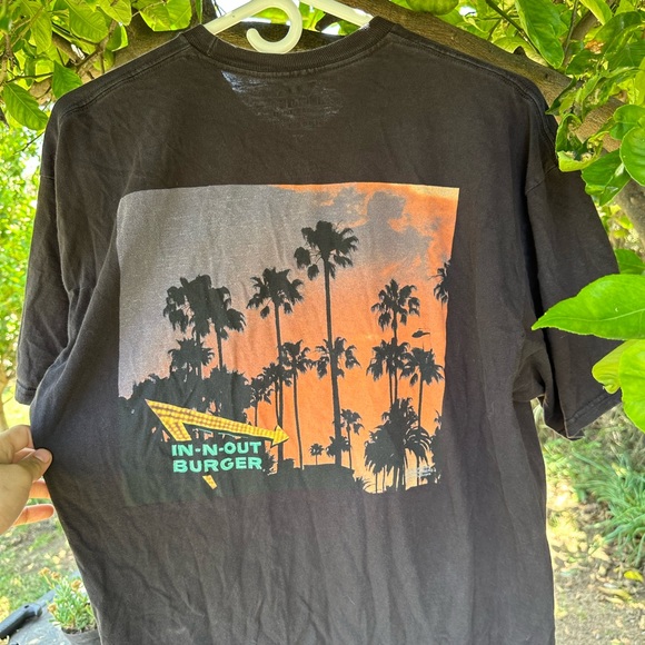 In out California tee - Picture 4 of 4